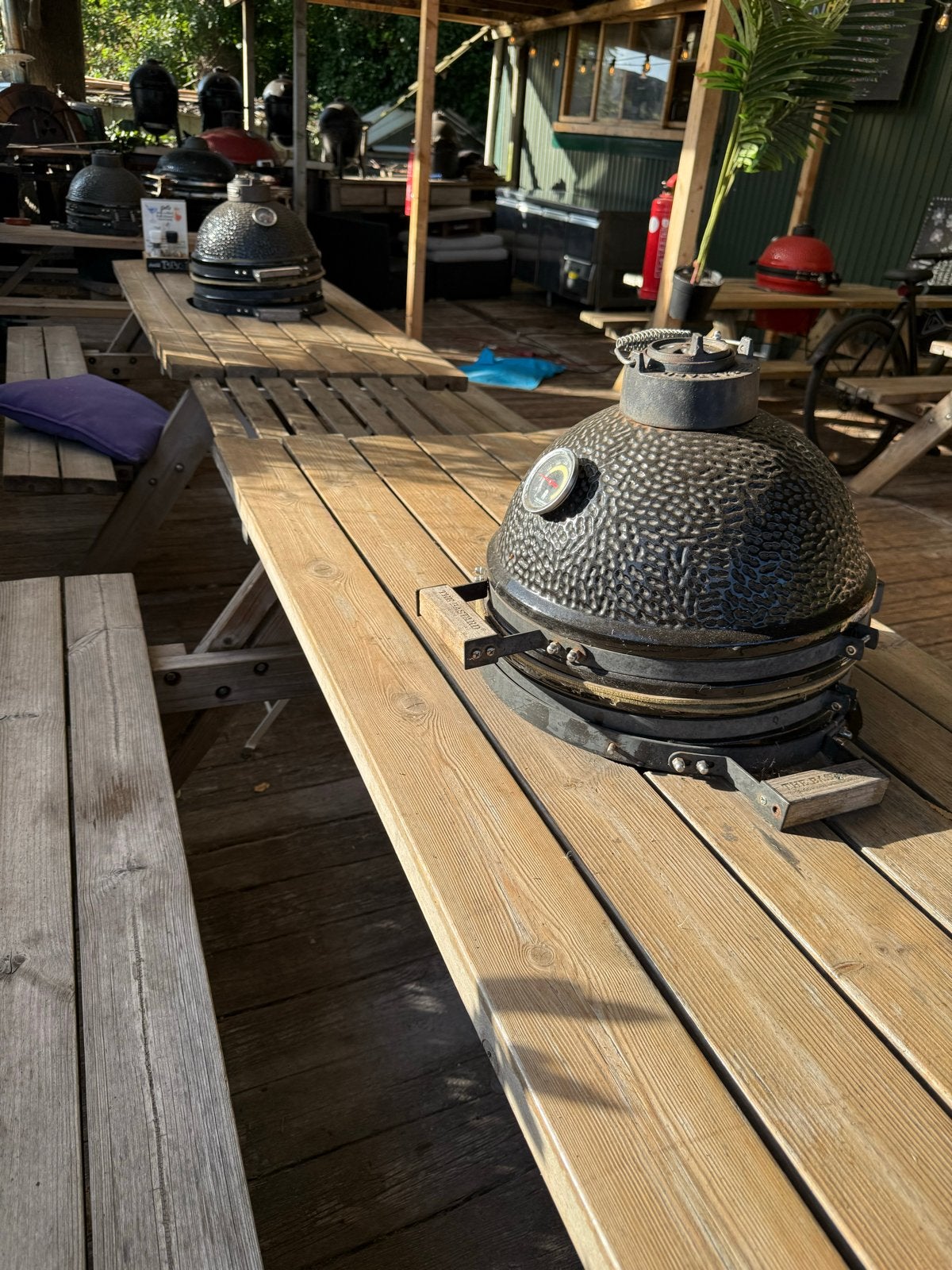 Mooie Kamado BBQ in tafel gebouwd - 3 stuks te koop, Ophalen, Gebruikt