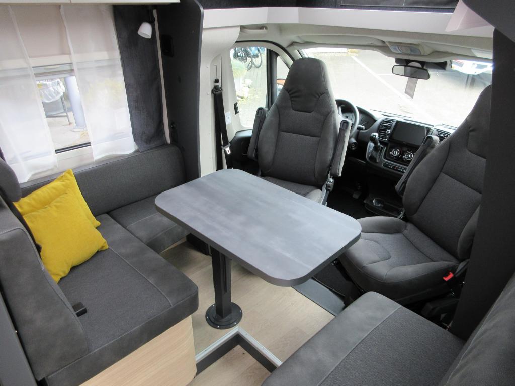 Hobby Optima De Luxe 70 GE AUTOMAAT ENKELE BEDDEN, Caravans en Kamperen, Campers, Automaat, Luifel, Ringverwarming, Fiat