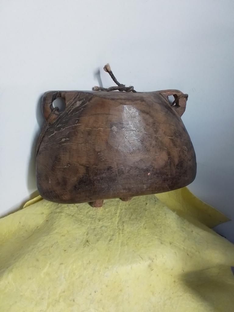 15174) mooie grote houten historisch koeien bel  29cm breed, Ophalen of Verzenden