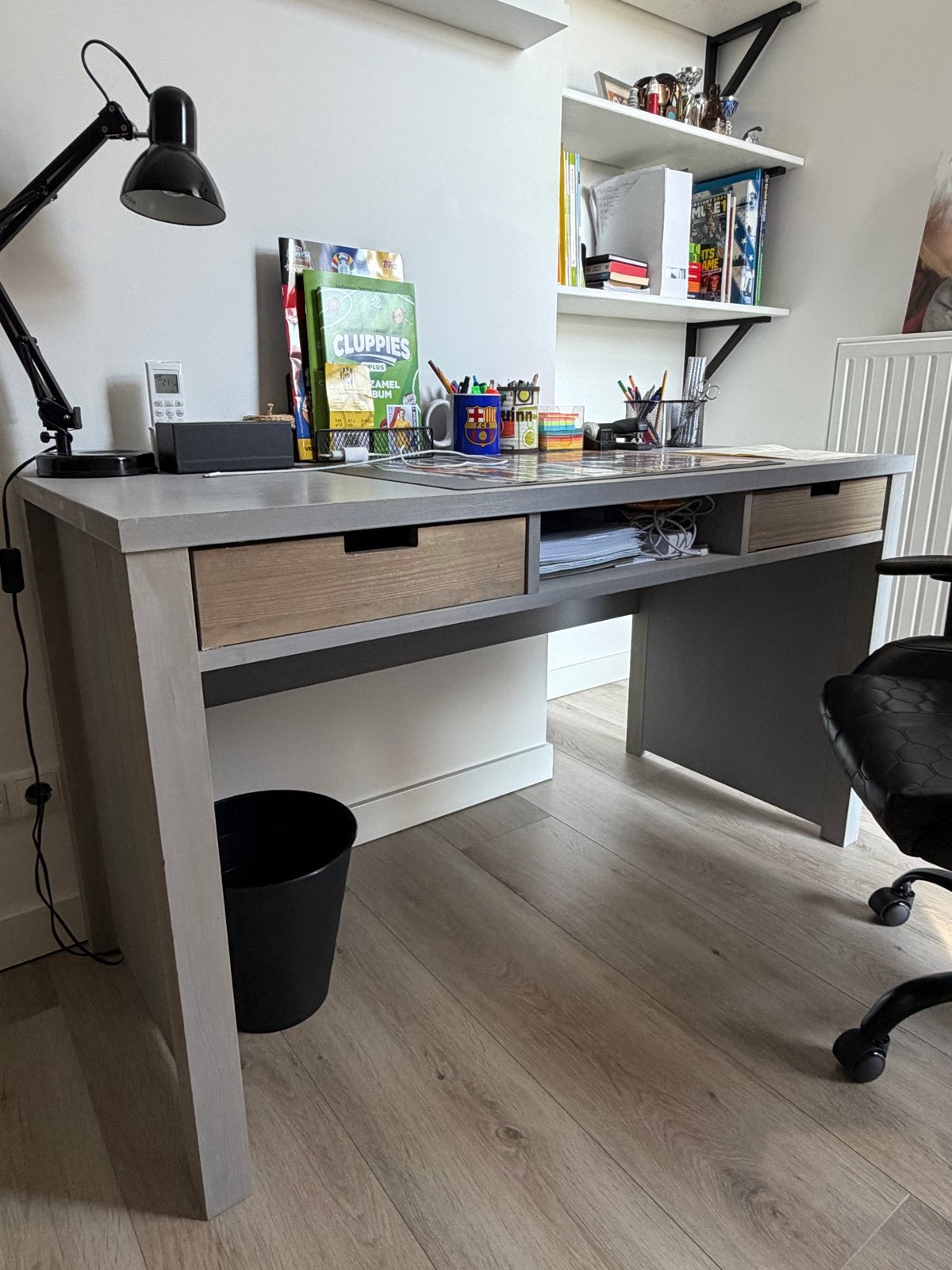 Bopita Grey Wash Houten Bureau met Lades - Babypark Heerlen, Ophalen, Kinderbureau, Zo goed als nieuw, Overige merken