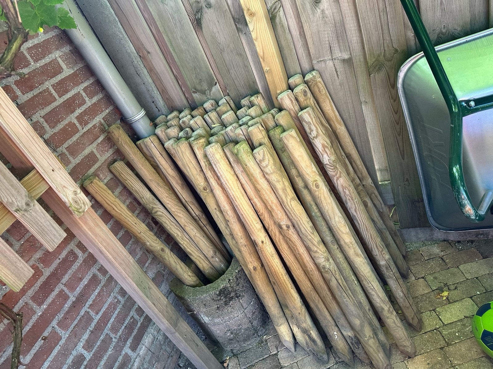 Houten palen voor tuin of afrastering, Tuin en Terras, Palen, Balken en Planken, Ophalen of Verzenden, Zo goed als nieuw, Minder dan 180 cm