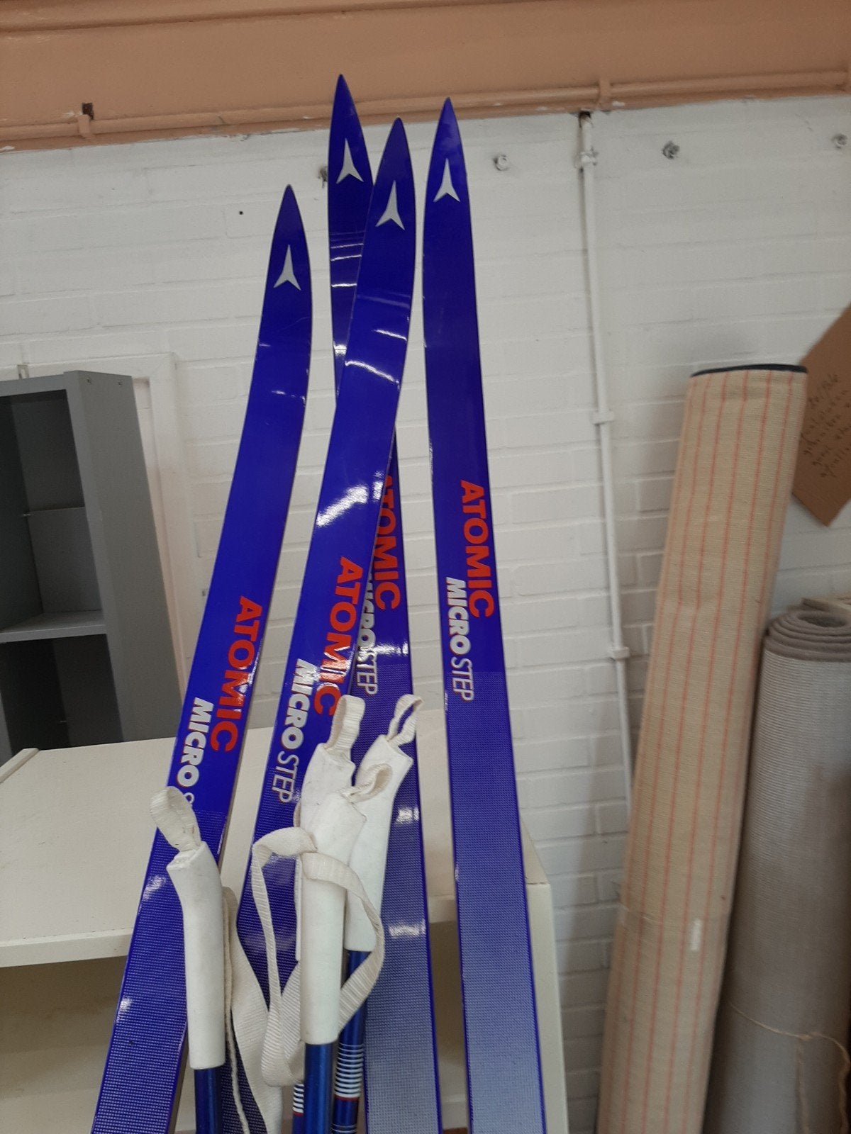 2 paar Atomic Microstep MS50/SP Langlaufski's met stokken, Ophalen, Zo goed als nieuw, Atomic, Ski's