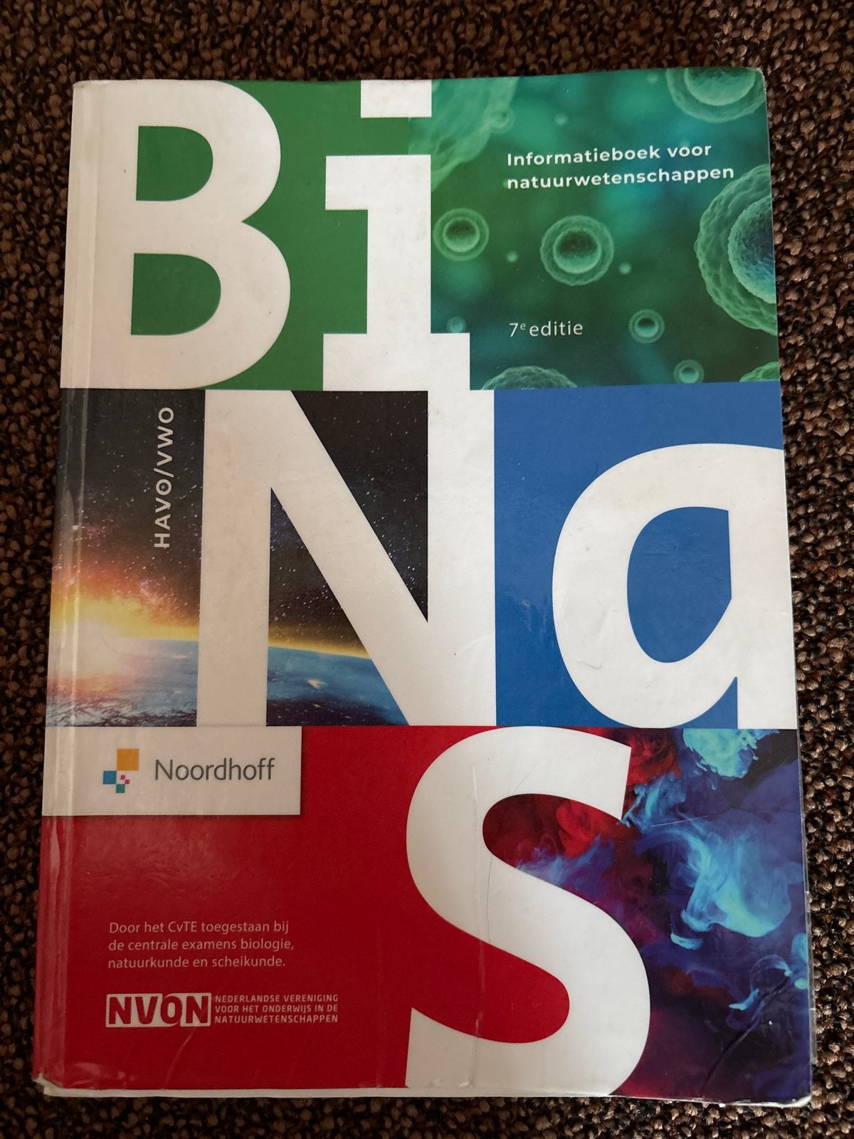 Binas HAVO/VWO 7e editie - Informatieboek natuurwetenschappe, Boeken, Ophalen of Verzenden, Beta, Gelezen, Niet van toepassing