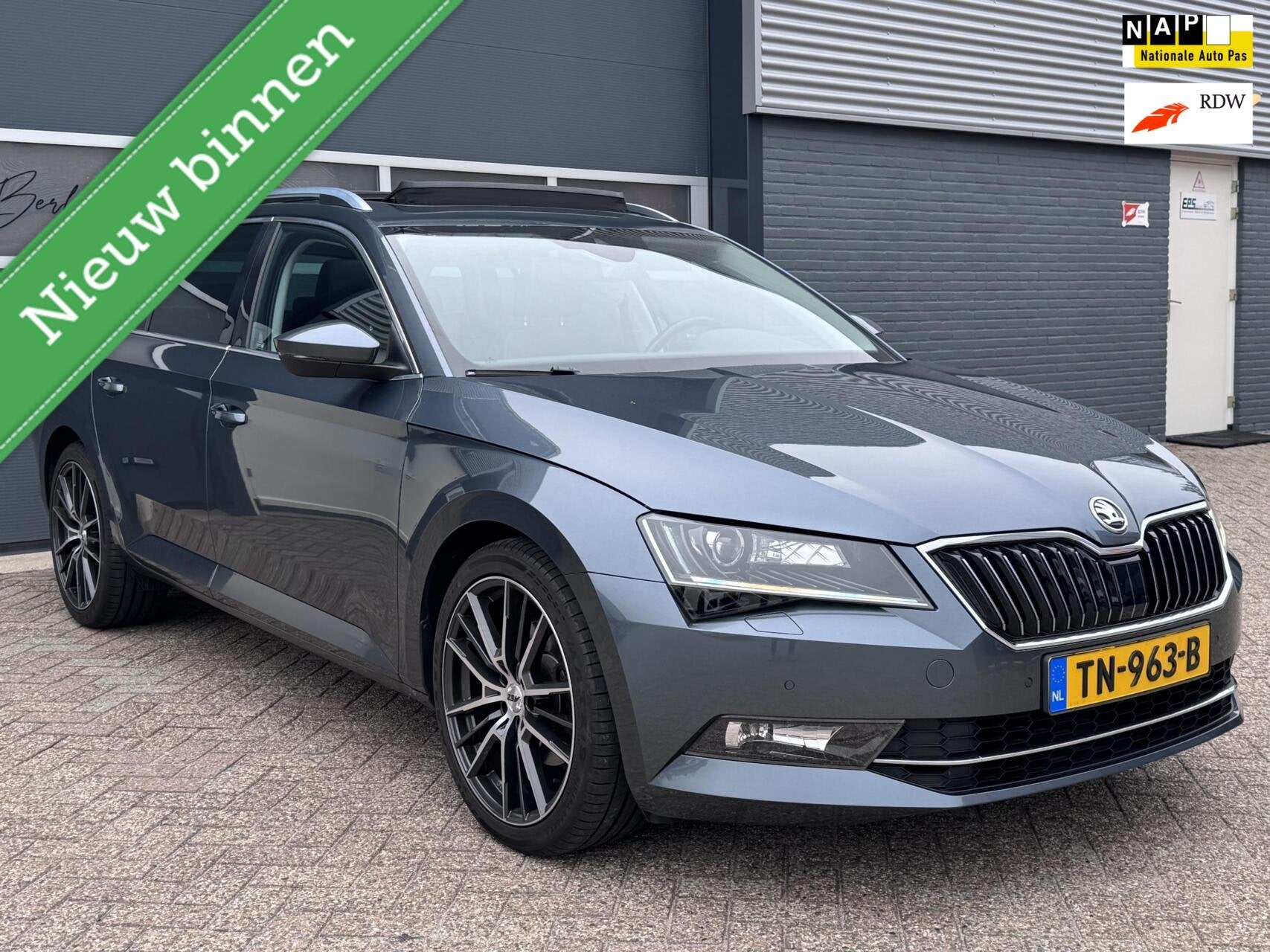 Skoda Superb Combi 1.6 TDI PANO|BTW|AUTOMAAT|EXPORT MOGELIJK, Auto's, Automatische klimaatregeling, Stof, Gebruikt, 4 cilinders