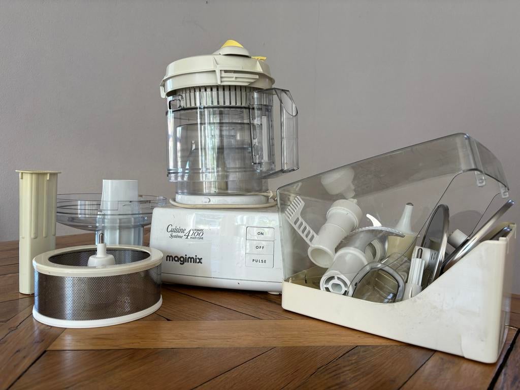 Magimix Cuisine 4100 Foodprocessor met accessoires, Witgoed en Apparatuur, Gebruikt, 2 snelheden, Ophalen of Verzenden, 2 tot 3 liter