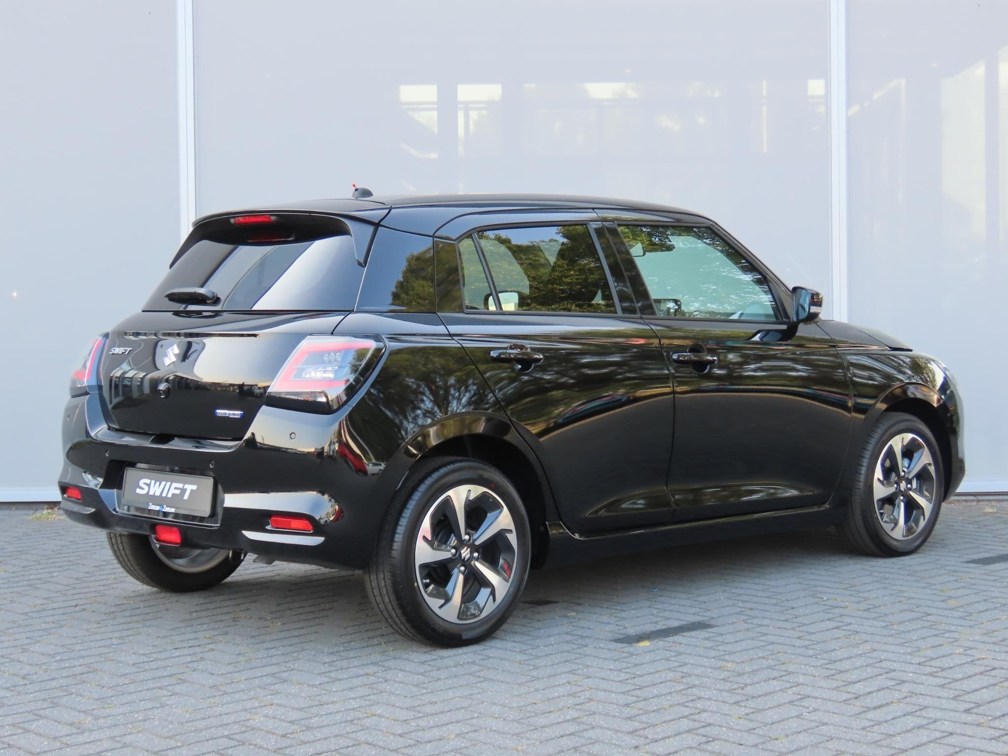 Suzuki Swift 1.2 Style | NU €2.200.- KORTING | Stoelverwar, Voorwielaandrijving, Stof, Euro 6, Overige kleuren
