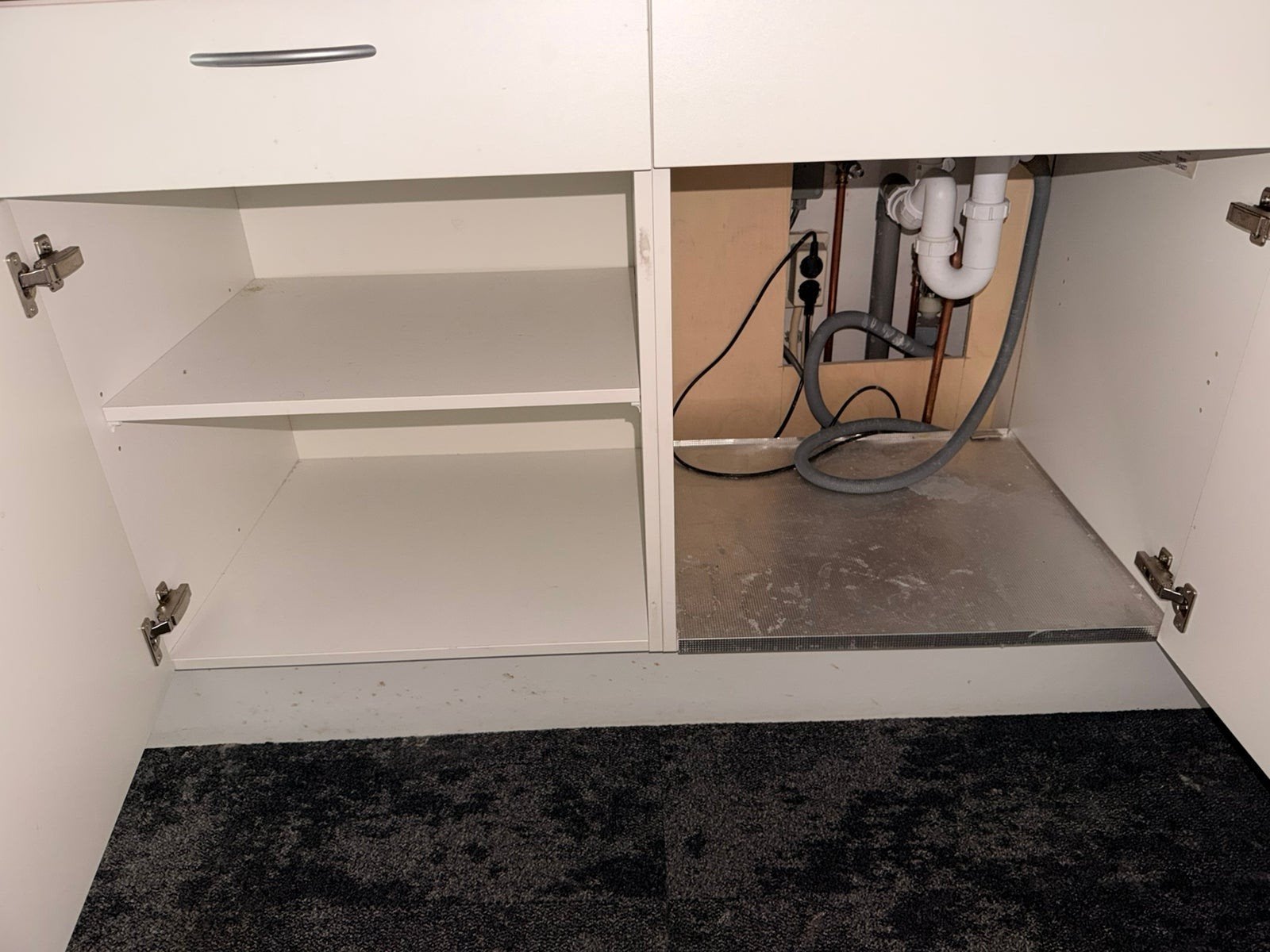 Nette gebruikte keuken met RVS blad, vaatwasser en koelkast, Ophalen, Gebruikt, Wit, Enkelwandige keuken