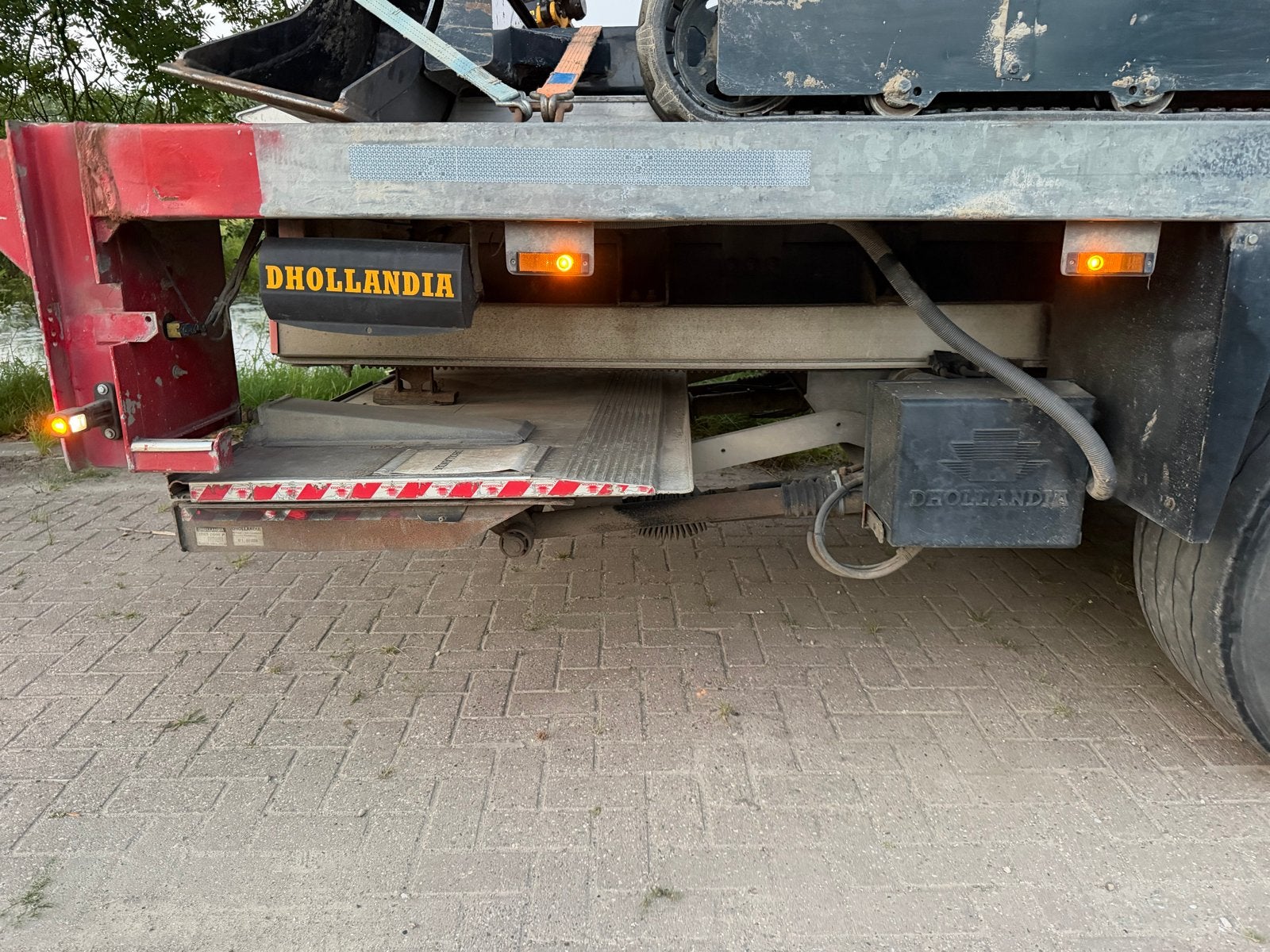 Dhollandia laadklep 2000 kg - Type DHSM.20, Ophalen, Gebruikt, Overige automerken