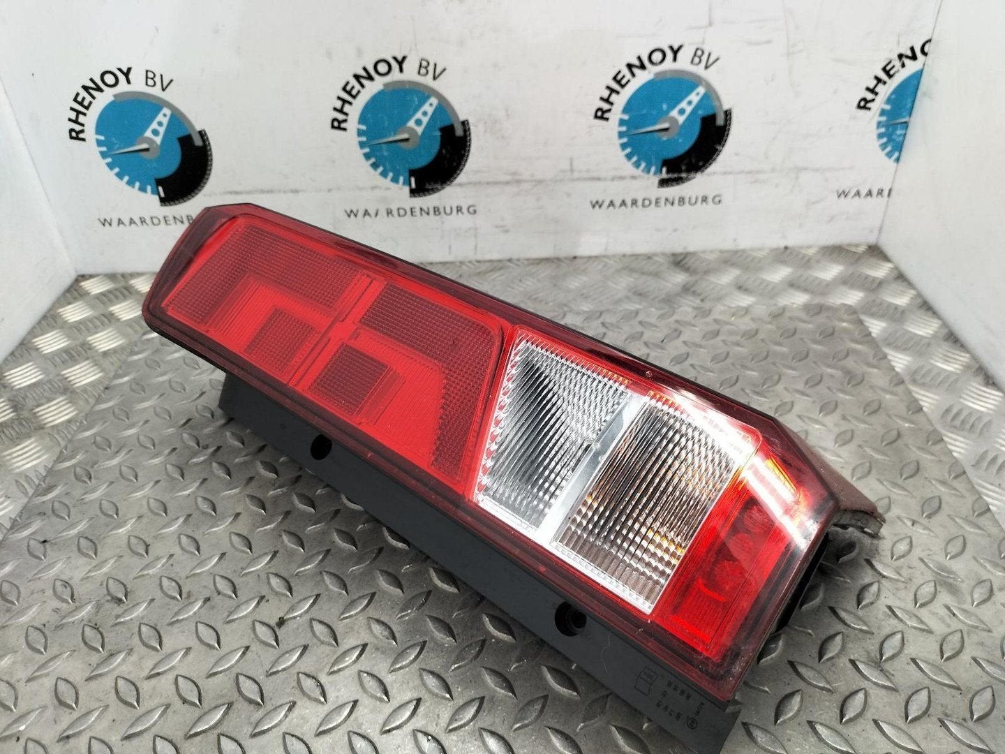 VOLKSWAGEN CRAFTER 35 2.0 TDI L4H3 DC ACHTERLICHT R 2020, Ophalen of Verzenden, Gebruikt, ARN erkend
