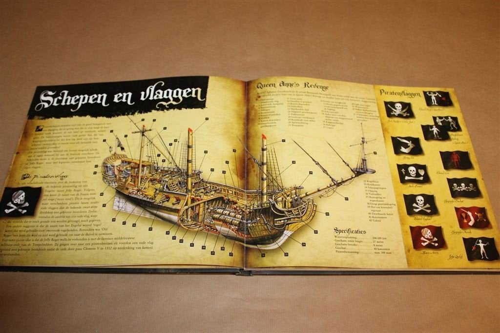 Piraten — Geschiedenis van Piraterij met Flapjes en Briefjes, Ophalen of Verzenden, Gelezen