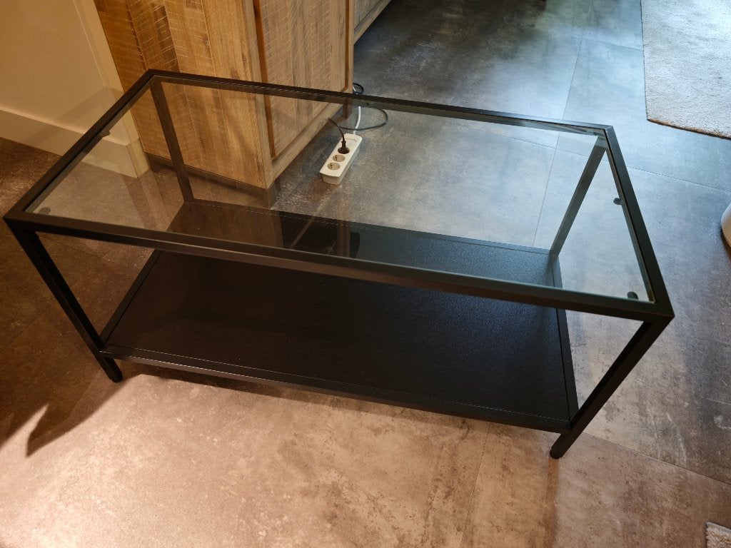 Glass coffee table, Huis en Inrichting, Tafels | Salontafels, Minder dan 50 cm, Minder dan 50 cm, Zo goed als nieuw, Glas