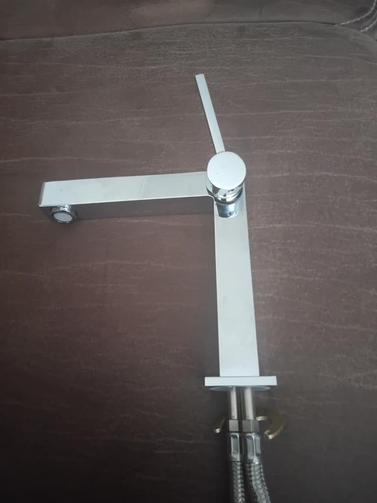 Splinternieuwe  wastafel mengkraan  125 EUR, Doe-het-zelf en Verbouw, Sanitair, Ophalen of Verzenden, Nieuw, Kraan