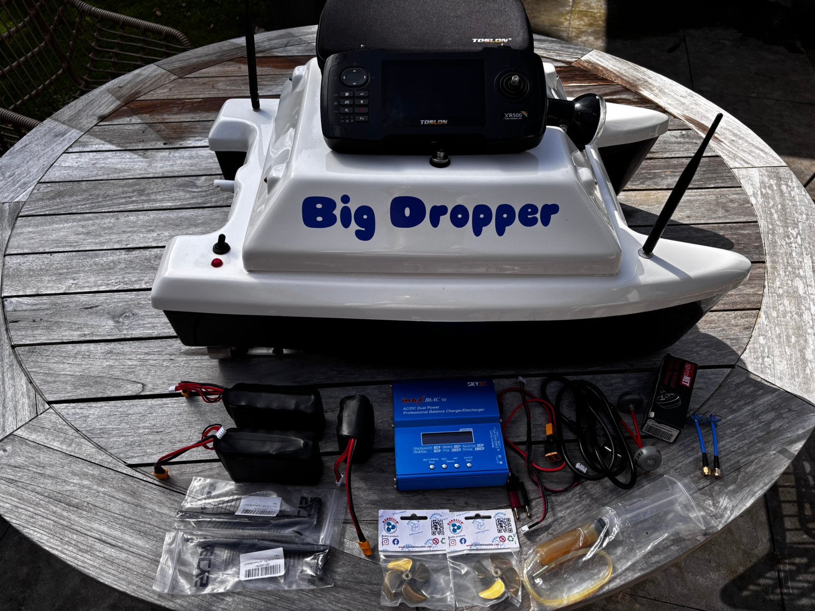 Big Dropper Voerboot met Toslon XR500 Autopilot & Extra’s!, Watersport en Boten, Ophalen of Verzenden, Gebruikt, Complete set