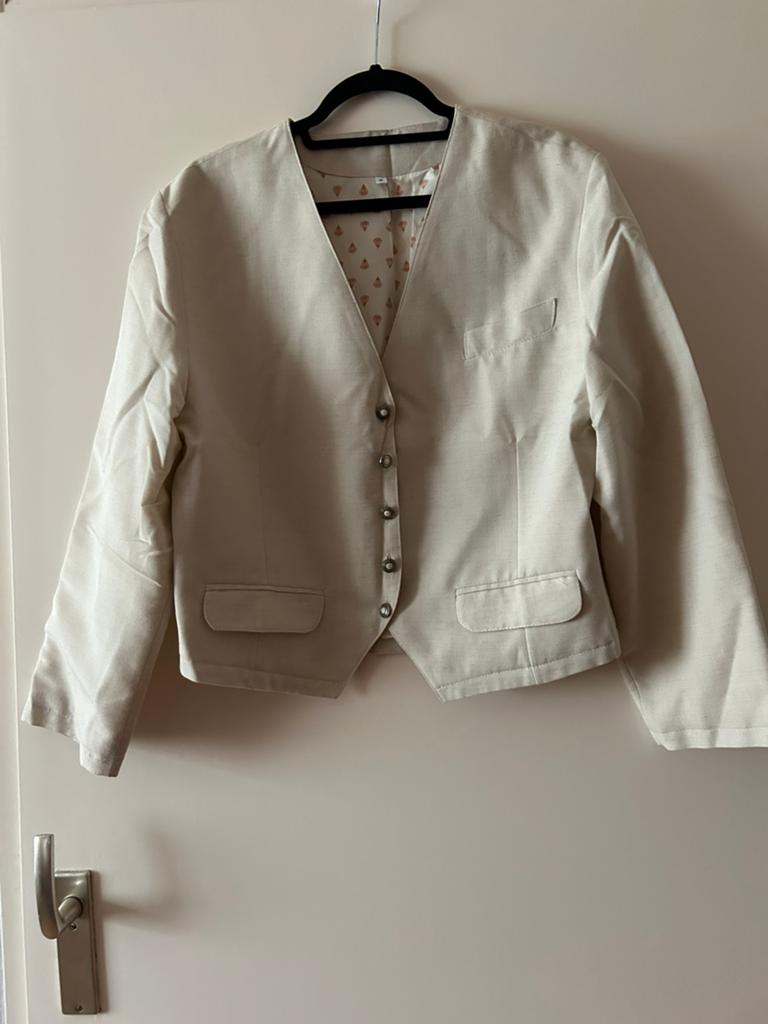 Beige Jasje - Maat 42, Kleding | Dames, Jasjes, Kostuums en Pakken, Ophalen of Verzenden, Zo goed als nieuw, Maat 42/44 (L), Beige