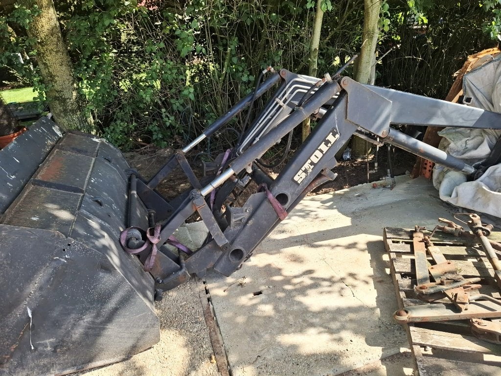 Te koop vele Fendt onderdelen, velgen & banden, Ophalen