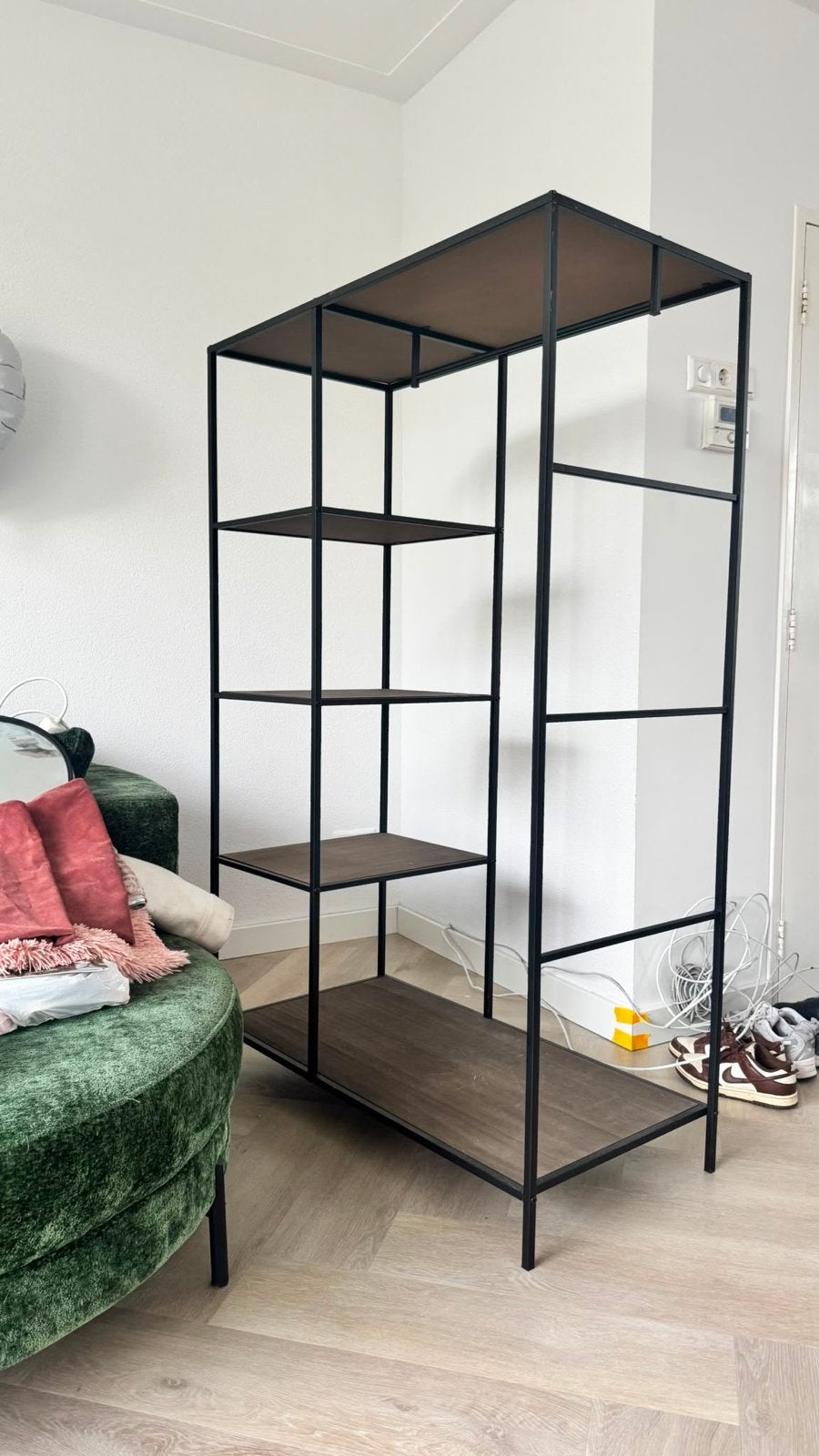 Stijlvol open kledingrek/kast met planken, Ophalen, Zo goed als nieuw