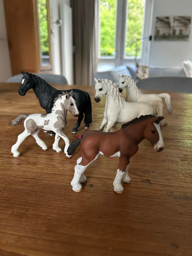 Schleich paarden set - 5 stuks, Ophalen of Verzenden, Zo goed als nieuw, Paard, Beeldje of Figuurtje
