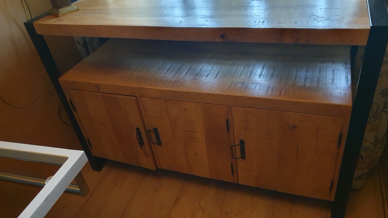 dressoir mangohout, Ophalen, Met deur(en), 100 tot 150 cm, Zo goed als nieuw