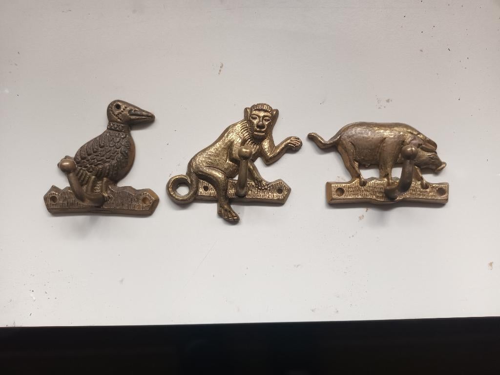 3 kleine koperen kapstokjes  dieren, aap , varken en vogel, Wandkapstok, Overige materialen, Gebruikt, Ophalen of Verzenden