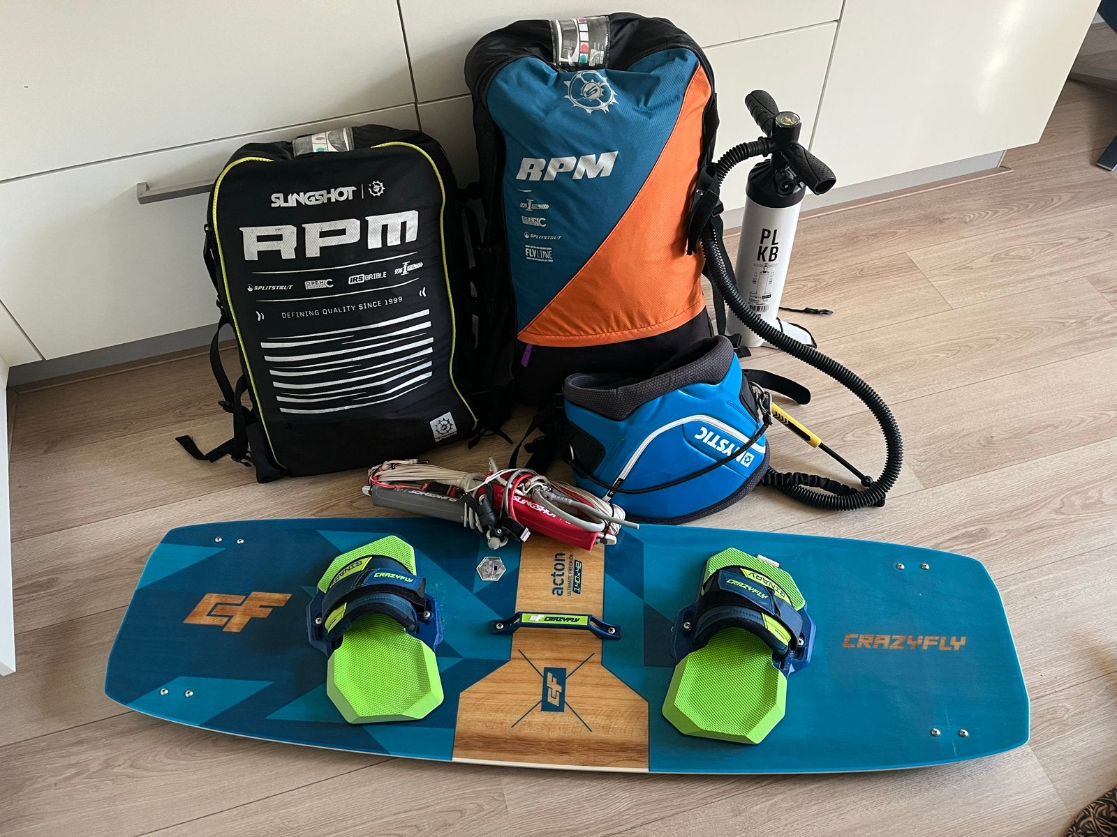 Complete Kitesurf Set: Slingshot RPM Kites, CrazyFly Board, Watersport en Boten, Ophalen, Gebruikt, Kitesurf-set, Twintip