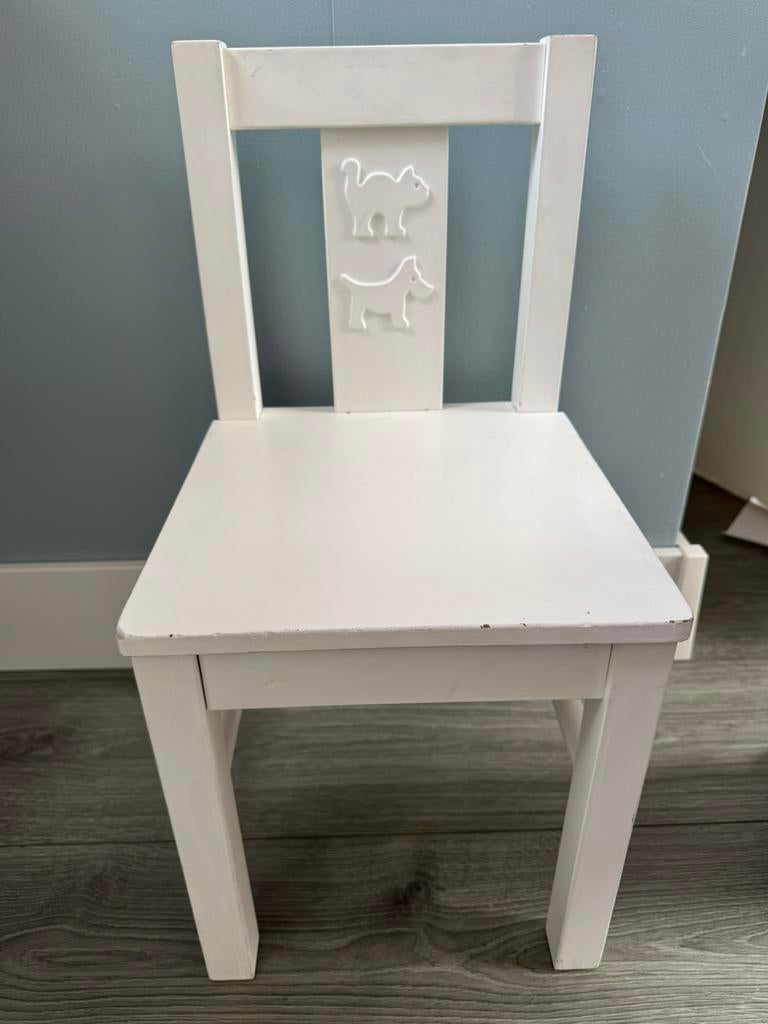Houten kinderstoeltje met dieren, Kinderen en Baby's, Kinderkamer | Tafels en Stoelen, Ophalen of Verzenden, Gebruikt, Stoel(en)