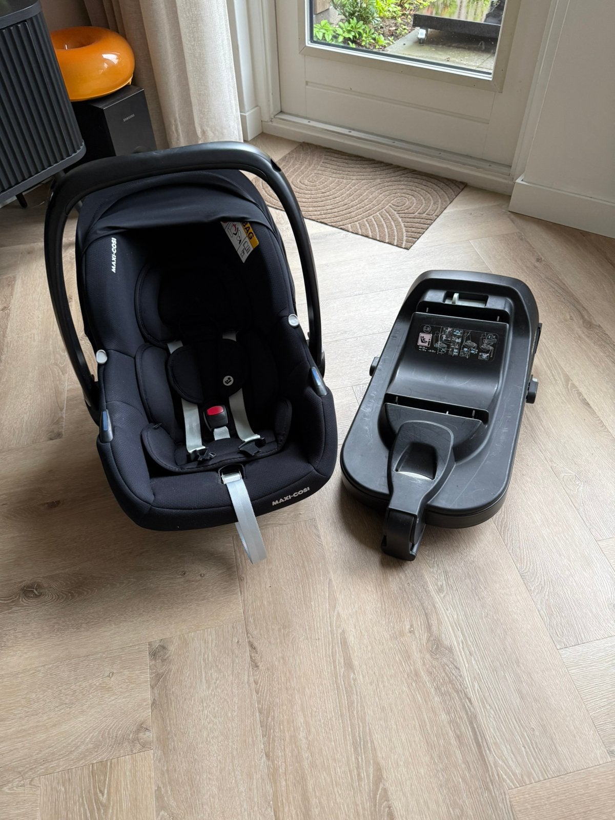 Maxi-cosi cabriofix incl base, Kinderen en Baby's, Autostoeltjes, Ophalen, Gebruikt, Afneembare rugleuning, Isofix