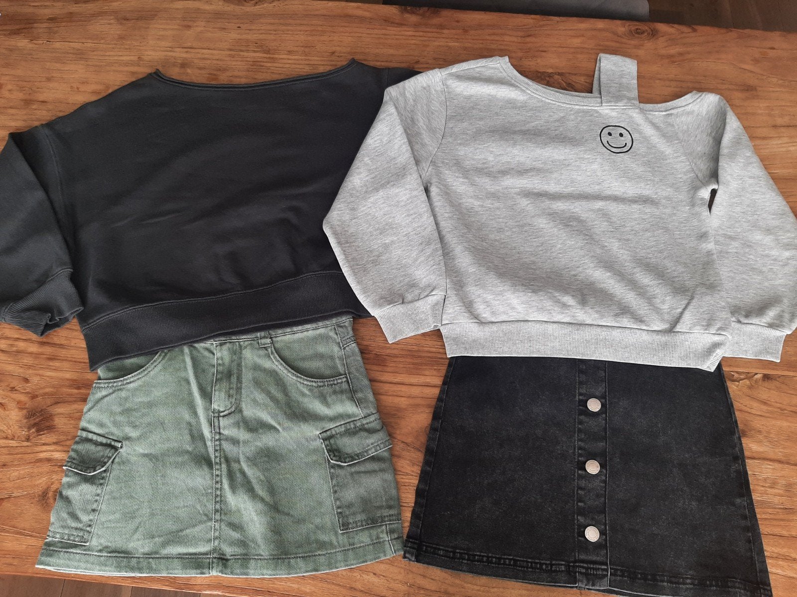 Zgan 2 setje 2x rok en 2x sweater trui maat 134/140, Ophalen of Verzenden, Zo goed als nieuw, Meisje, Trui of Vest