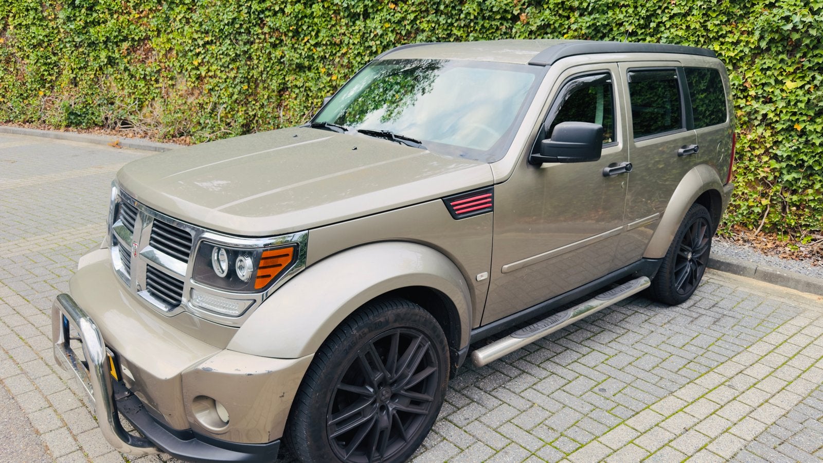 Dodge Nitro 3.7 V6 4X4 Aut4 2007 Bruin, Auto's, Automaat, 3700 cc, Bruin, 1926 kg