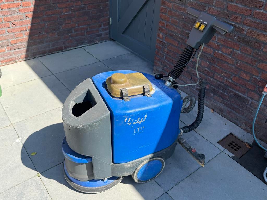 WAP/Alto  Schrob- of Zuigmachine - Professionele Reiniging, Doe-het-zelf en Verbouw, Reinigingsmachines, Ophalen, Gebruikt, Schrobmachine