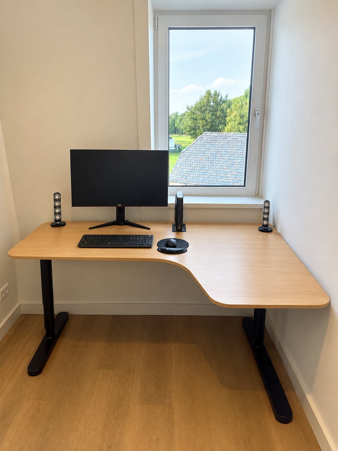 Hoekbureau, verstelbaar, 160 cm breed, Ophalen, In hoogte verstelbaar, Gebruikt, Hoekbureau