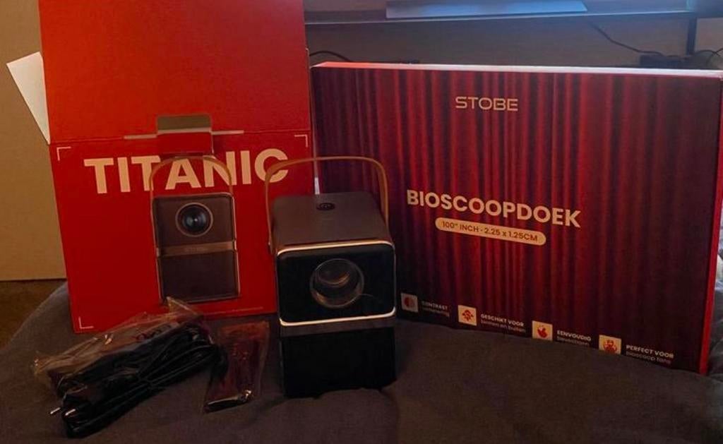 NIEUW in doos STOBE Titanic draagbare bioscoop beamer + doek, Audio, Tv en Foto, Beamers, HD (720), LED, Nieuw, Ophalen of Verzenden
