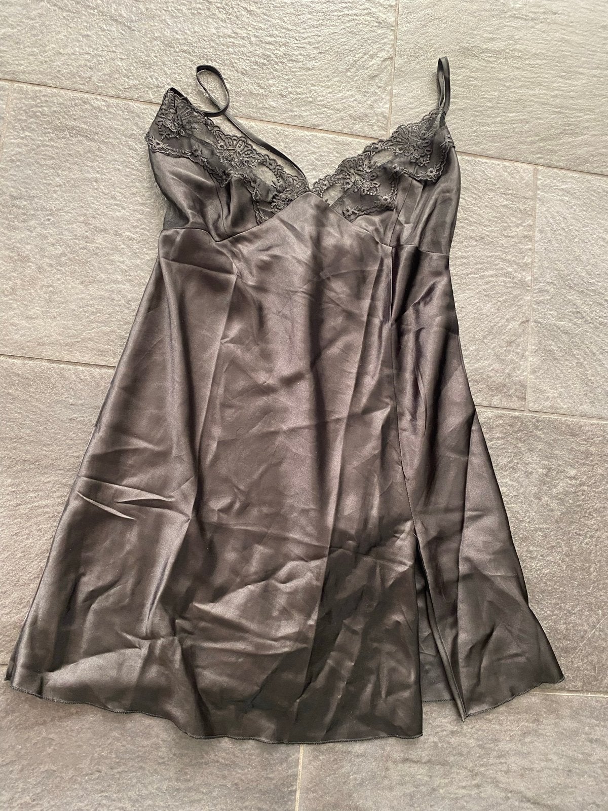 Zwart satijnen nachthemd met kant, Ophalen of Verzenden, Zwart, Nachtkleding