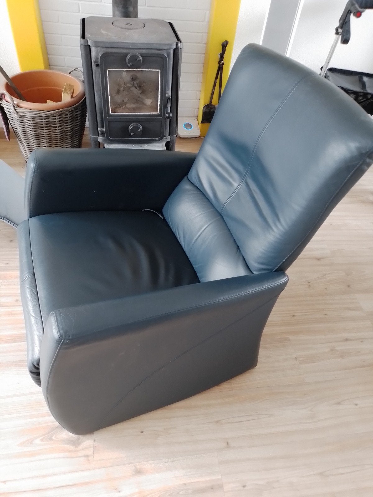 Elegante relaxstoel, Huis en Inrichting, Ophalen, Minder dan 75 cm, Leer, 50 tot 75 cm