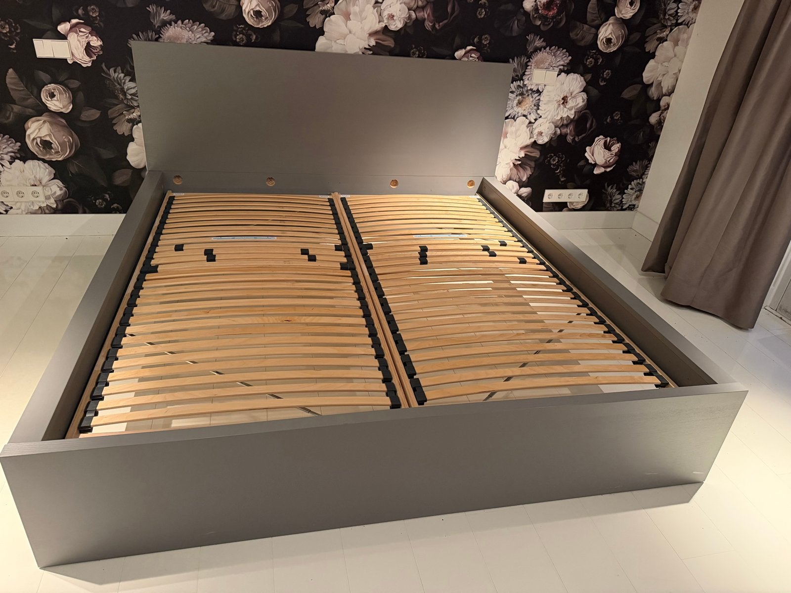 IKEA Malm Bed 180x200 - Grijs Tweepersoonsbed, Huis en Inrichting, Ophalen, Tweepersoons, Zo goed als nieuw, 180 cm