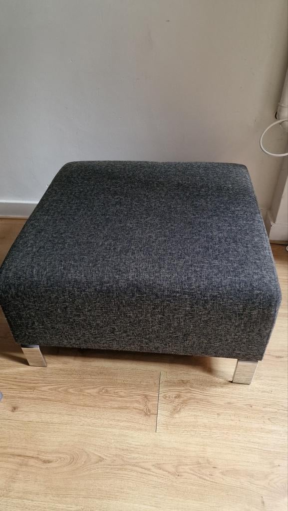 Grijze hocker 73x73x41 cm met lichte gebruikerssporen, Huis en Inrichting, Banken | Voetenbanken en Poefen, Ophalen, Gebruikt
