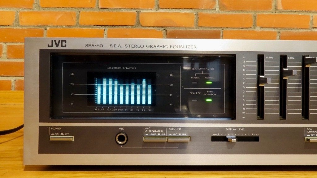 Prachtig 10 Band Spectrum Analyzer Equalizer - JVC, Ophalen, Zo goed als nieuw, Stereo, JVC