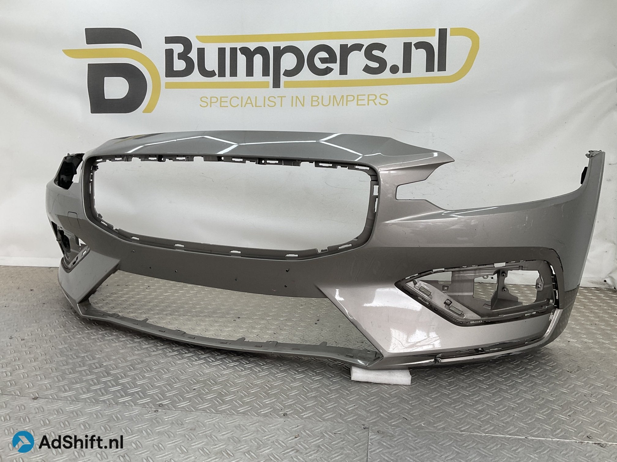 Bumper Volvo S60 V60 2018-2022 31690589 Voorbumper E5-23457, Bumper