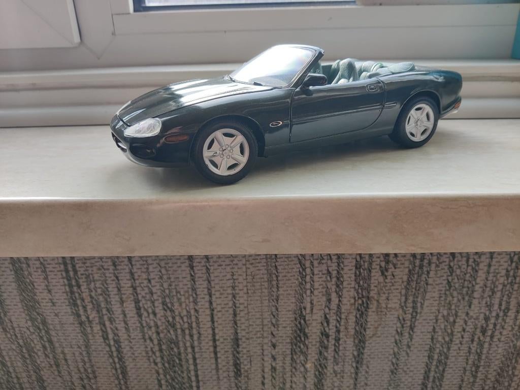 Te koop Modelauto Jaguar XK8, Ophalen, Zo goed als nieuw, Auto, Maisto