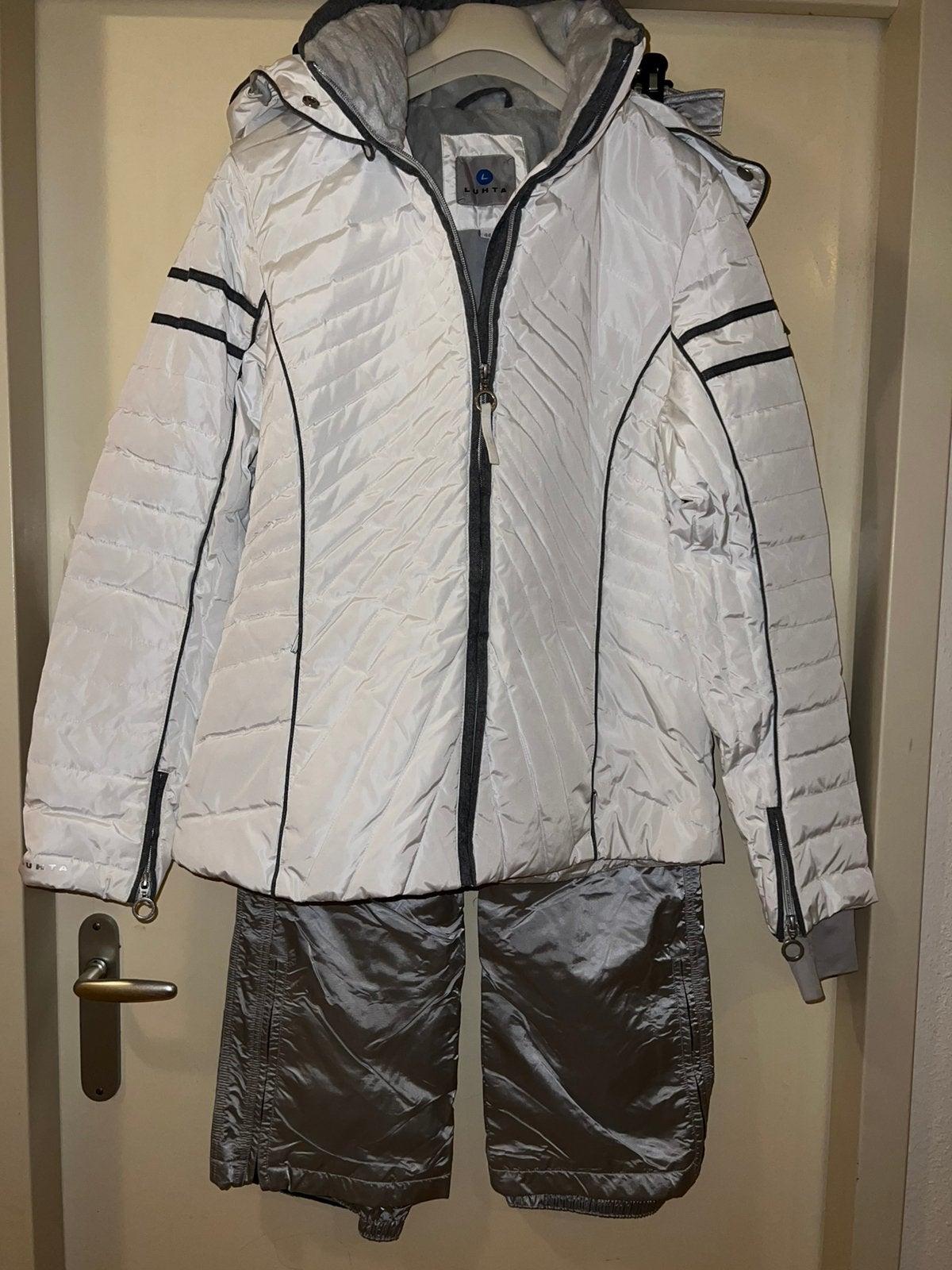 Dames ski uitrusting 42-44, boots 40, NIEUW & ZGAN, Ophalen, Zo goed als nieuw, Maat 42/44 (L), Jack