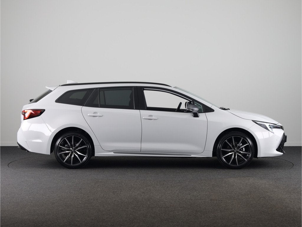 Toyota Corolla Touring Sports Hybrid 140 GR Sport *DEMO* | S, 12 maanden, 450 kg, Origineel Nederlands, Hybride Elektrisch/Benzine