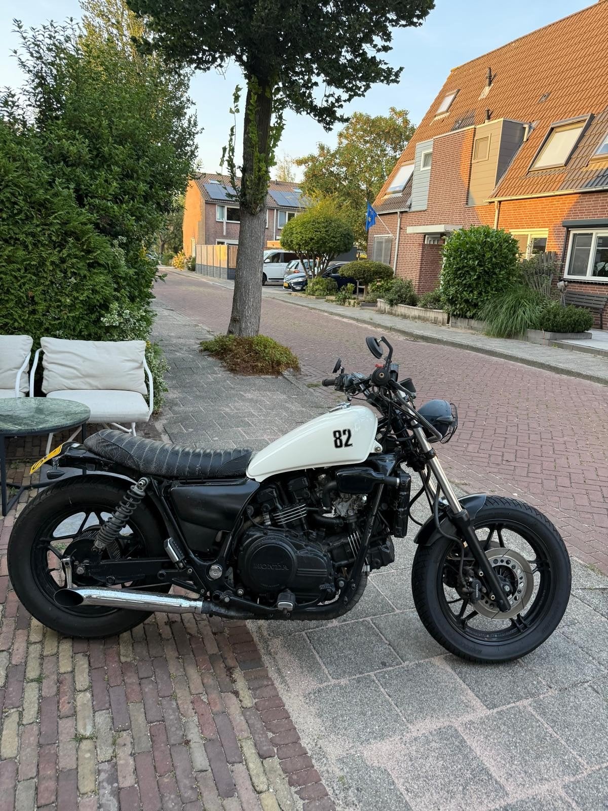 Unieke Honda VF 750 C Café Racer uit 1982 - Direct Rijden!, Particulier, Naked bike