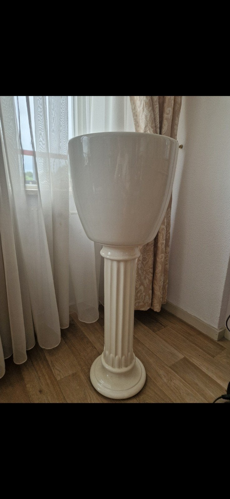 Zuil met (bloem)pot, Ophalen, Zo goed als nieuw