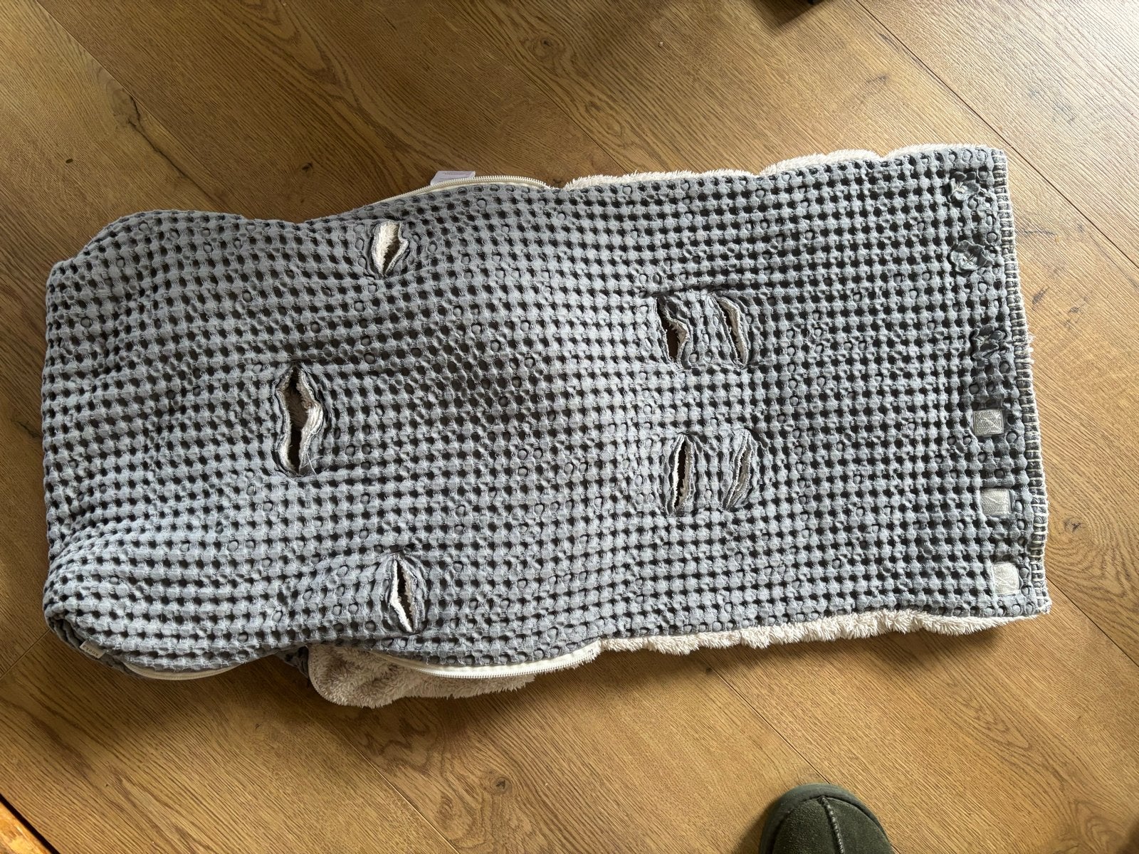 Koeka autostoel voetenzak - Grijs/Wit Wafelstof, Ophalen of Verzenden, Gebruikt, Maxi-Cosi