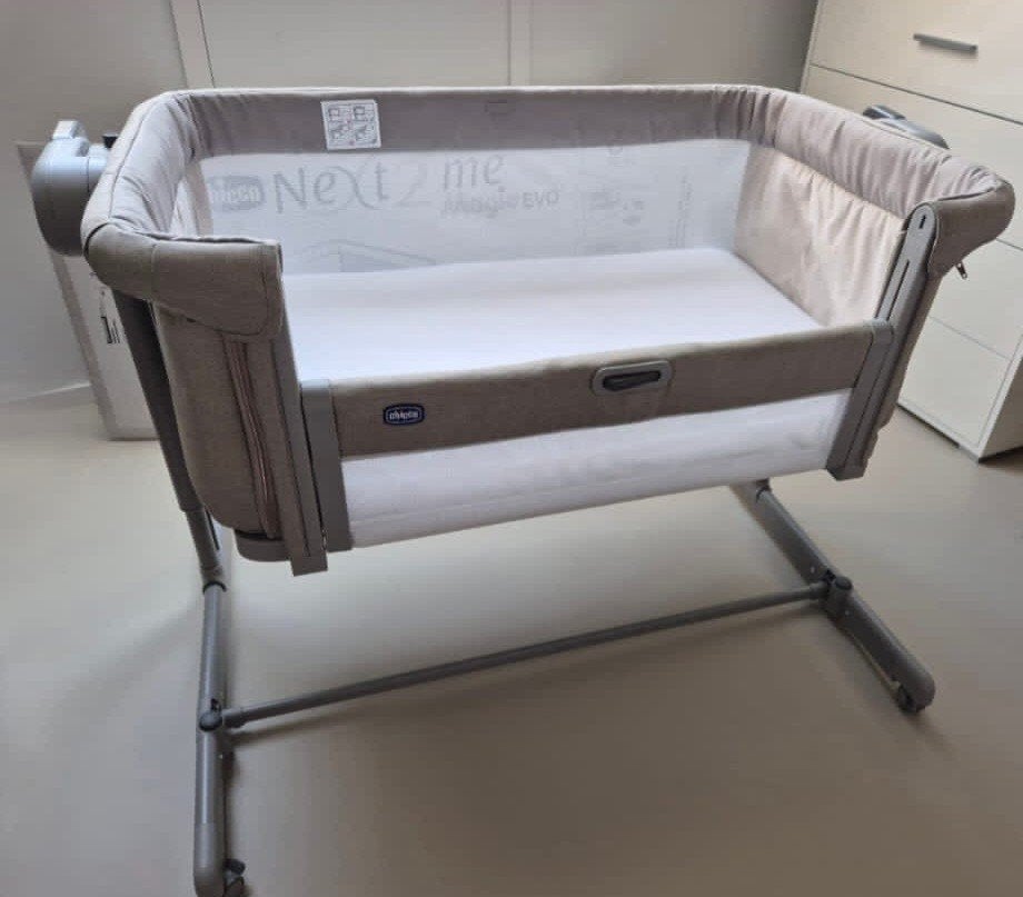 Chicco wieg Next2Me Dream Evo Co-Sleeper Wieg, Ophalen, Zo goed als nieuw, Wieg