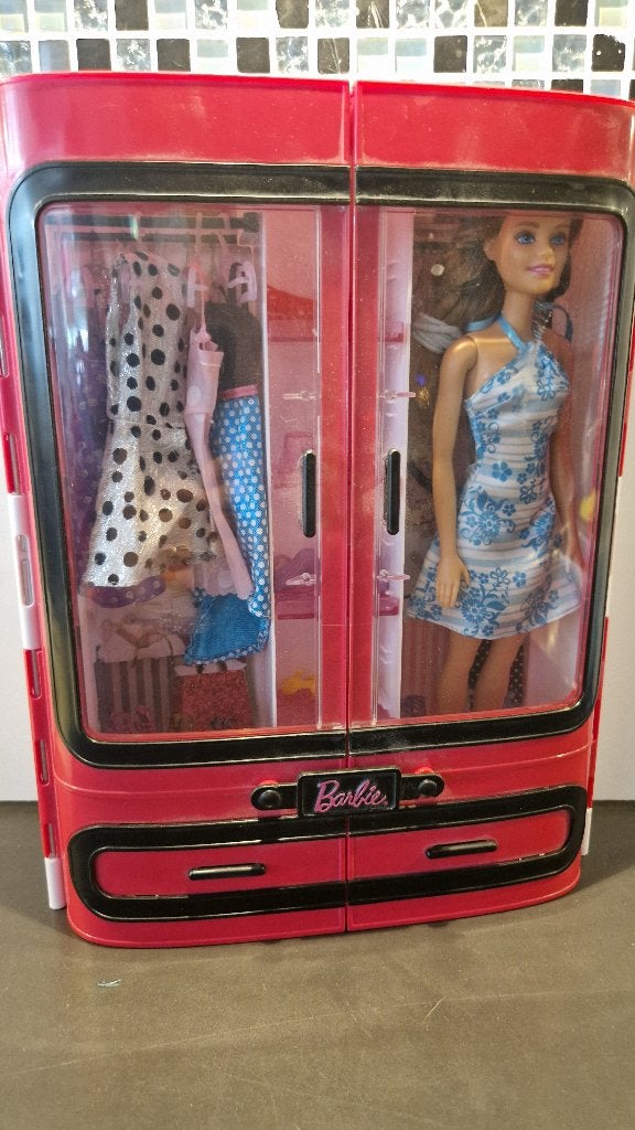 Barbie Fashionistas - Ultieme kleerkast - Roze + Barbie, Ophalen of Verzenden, Zo goed als nieuw, Barbie