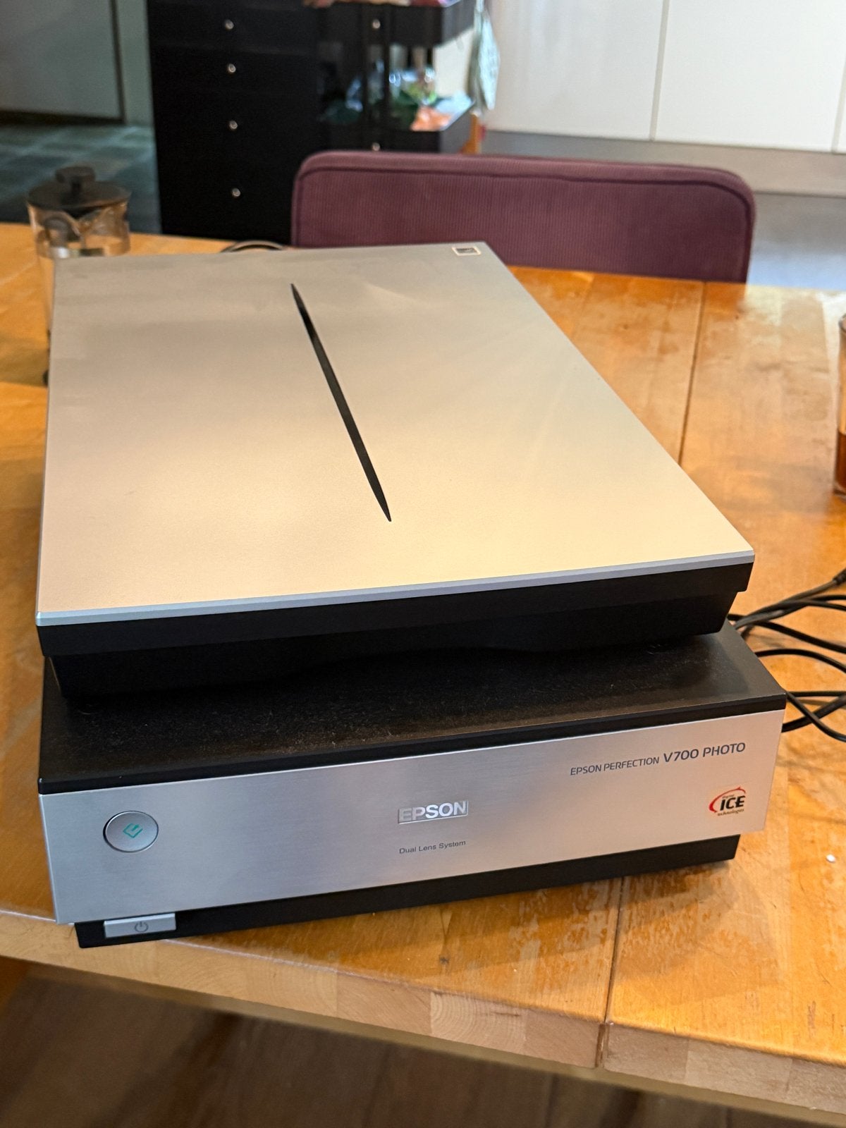 Epson Perfection V700 Photo scanner met Dual Lens System, Computers en Software, Scanners, Ophalen of Verzenden, Zo goed als nieuw