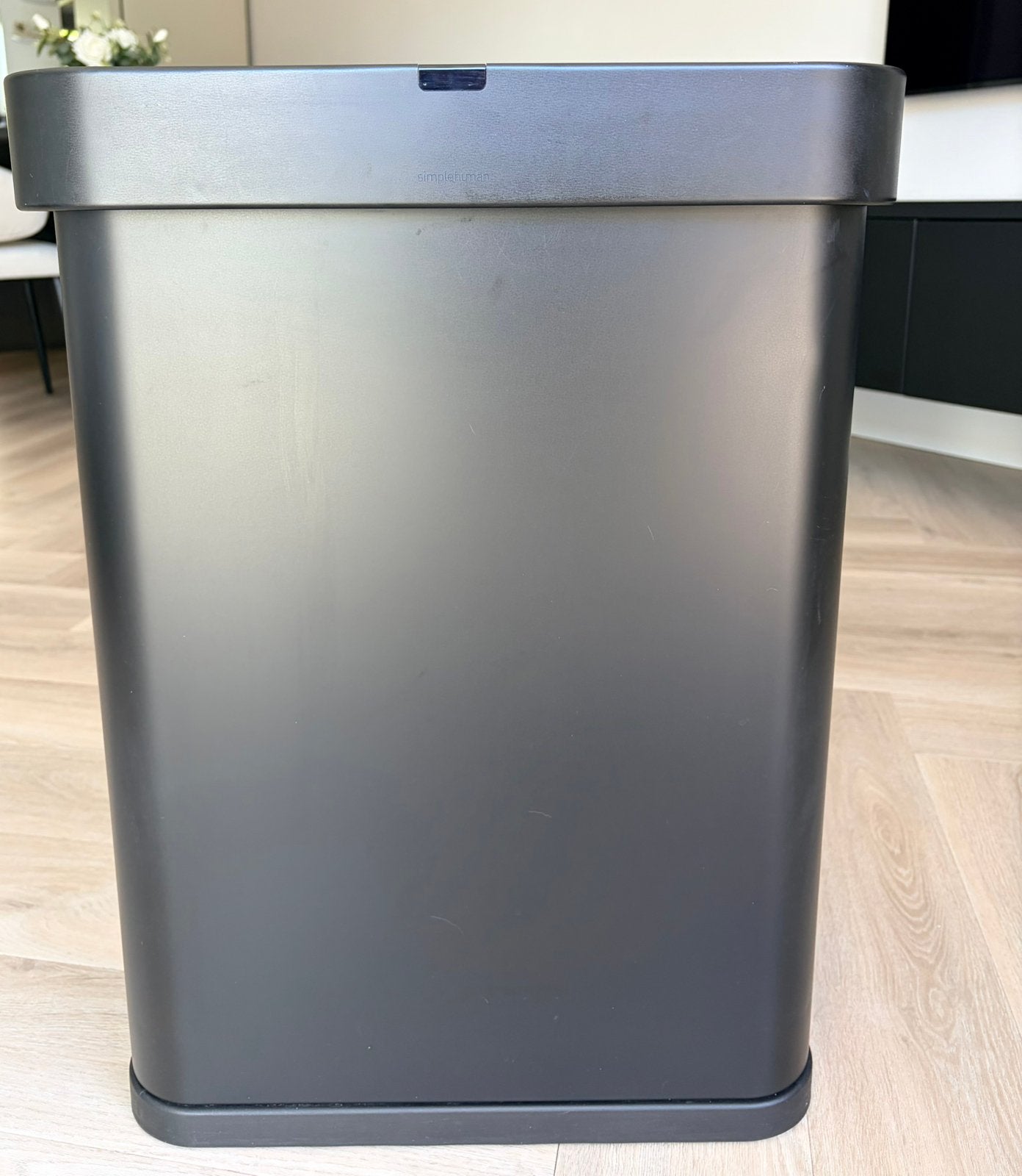 Simplehuman sensor prullenbak afvalbak mat zwart 58 liter, Huis en Inrichting, Woonaccessoires | Prullenbakken, Ophalen, 50 – 75