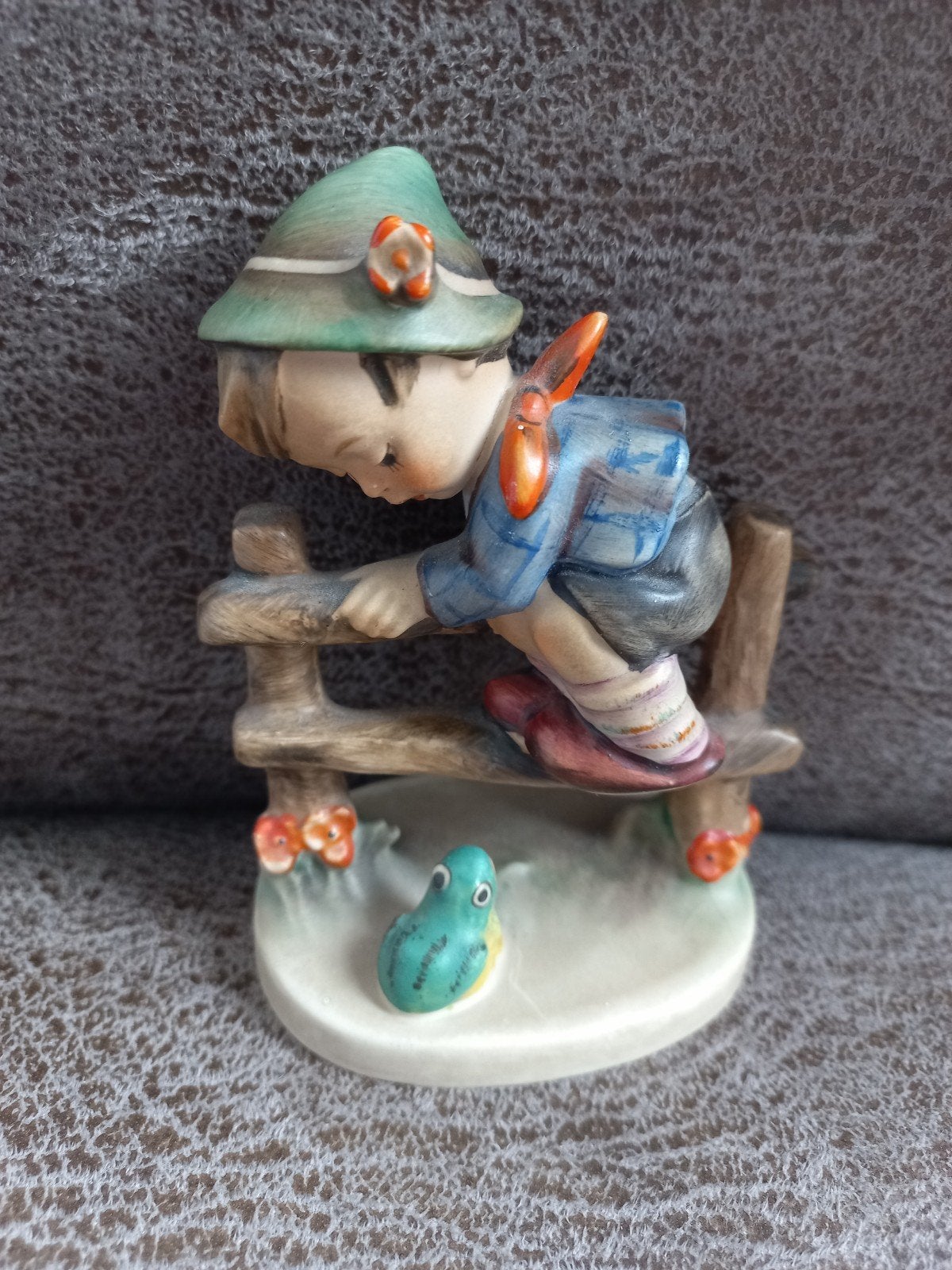 Vintage Hummel beeldje: nr. 201 2/0Jongen met kikker (1948), Ophalen of Verzenden