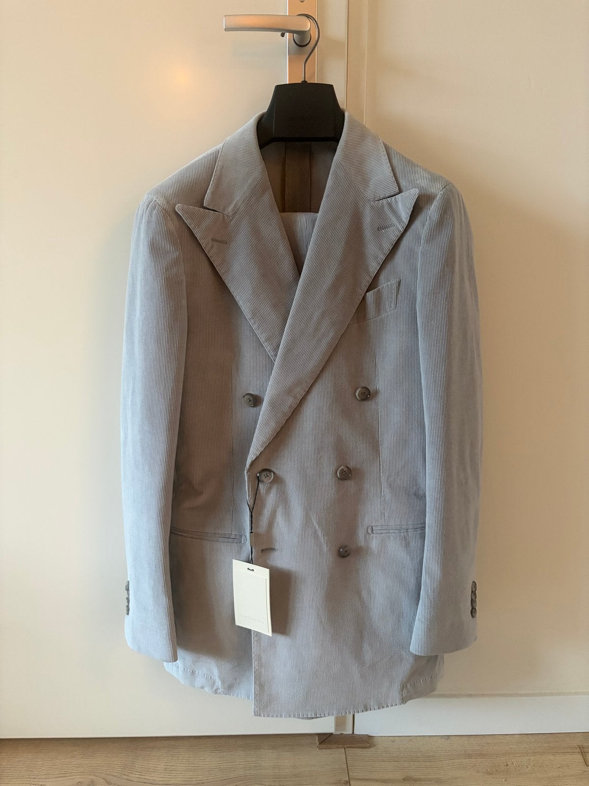 Suitsupply Havana Pak Lichtgrijs Dubbele Rij Knoopsluiting, Ophalen of Verzenden, Nieuw, Maat 46 (S) of kleiner, Grijs