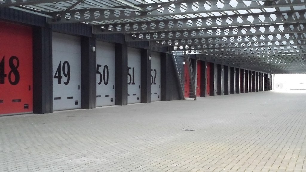 te huur garagebox almere 10x3,2x3,9 32m2 3.9 m hoogte!, Huizen en Kamers, Almere